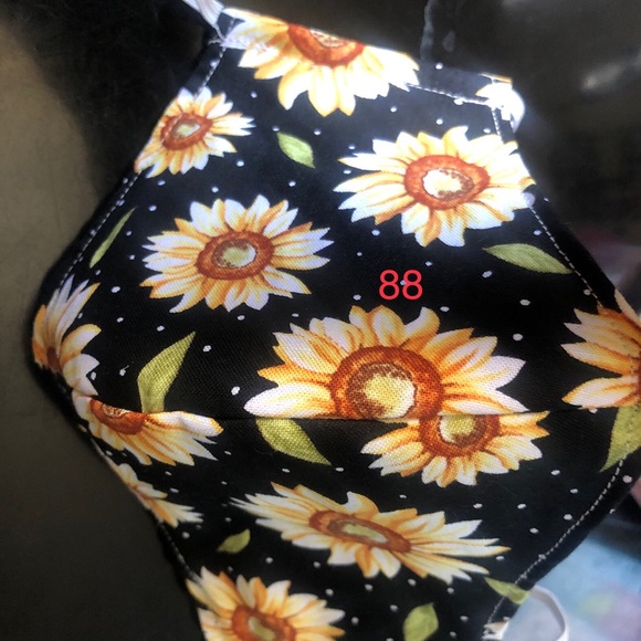 Sunflower facemask - Picture 4 of 5